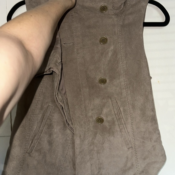 BCBG Maxazria Khaki Faux Suede Leather Sleeveless Button Up Vest - Picture 6 of 8